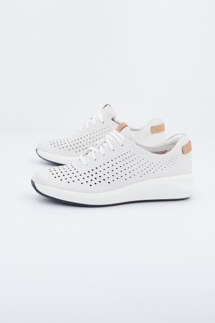 CLARKS en color GRIS (1)