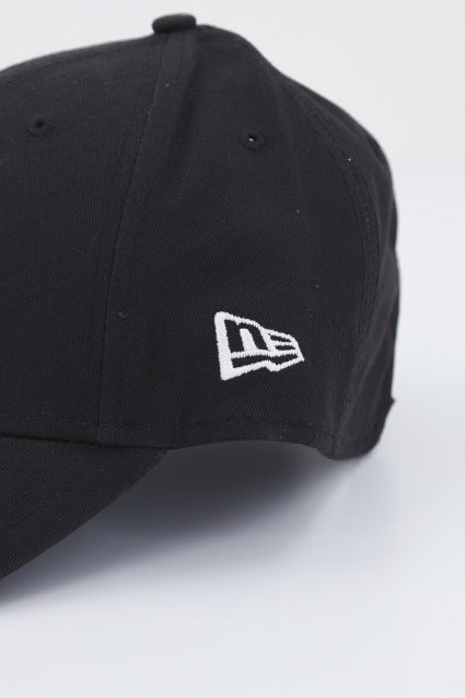 NEW ERA LEAGUE ESSENTIAL FORTY LO en color NEGRO (4)
