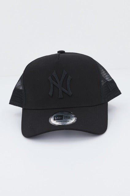 NEW ERA CLEAN TRUCKER NEYYAN en color NEGRO (1)
