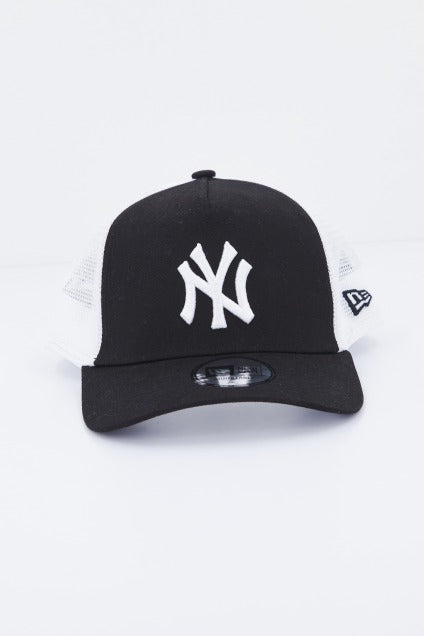 NEW ERA CLEAN TRUCKER NEYYAN en color NEGRO (1)