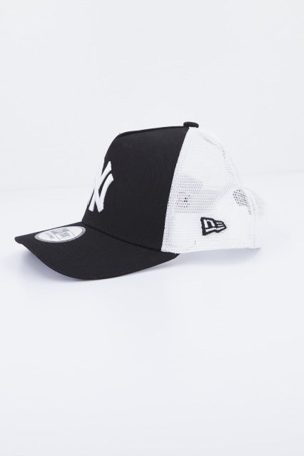 NEW ERA CLEAN TRUCKER NEYYAN en color NEGRO (2)