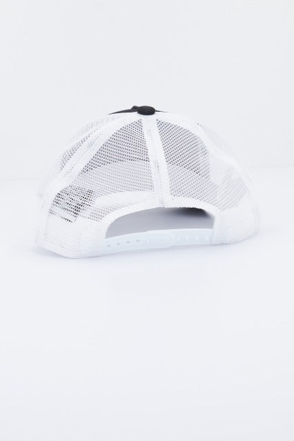 NEW ERA CLEAN TRUCKER NEYYAN en color NEGRO (3)
