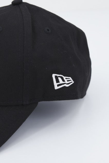 NEW ERA NBA ESSENTIAL OUTLINE en color NEGRO (4)