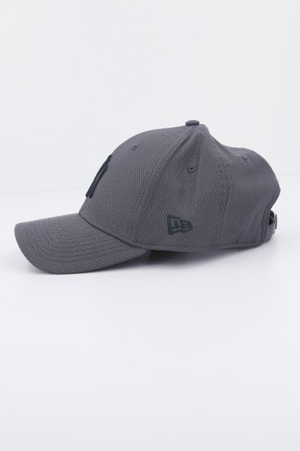 NEW ERA DIAMOND ERA FORTY NEYYAN en color GRIS (2)