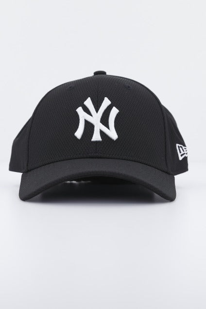 NEW ERA DIAMOND ERA FORTY NEYYAN en color NEGRO (1)
