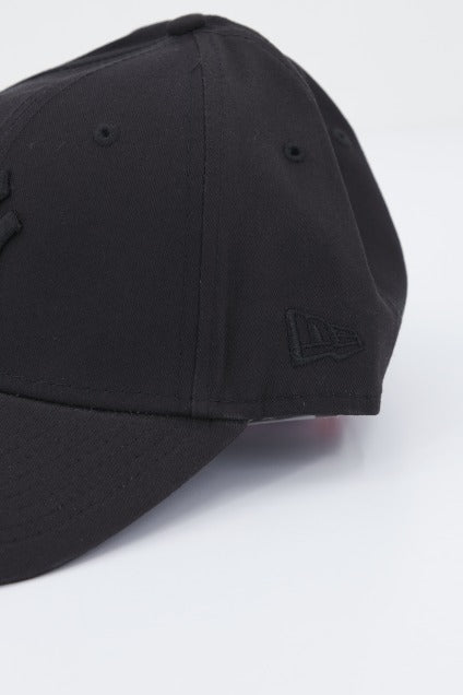 NEW ERA MLB LEAGUE ESS NEYYAN en color NEGRO (4)