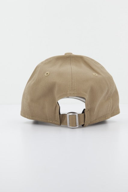 NEW ERA WMNS LEAGUE ESS FORTY NEY en color MARRON (3)