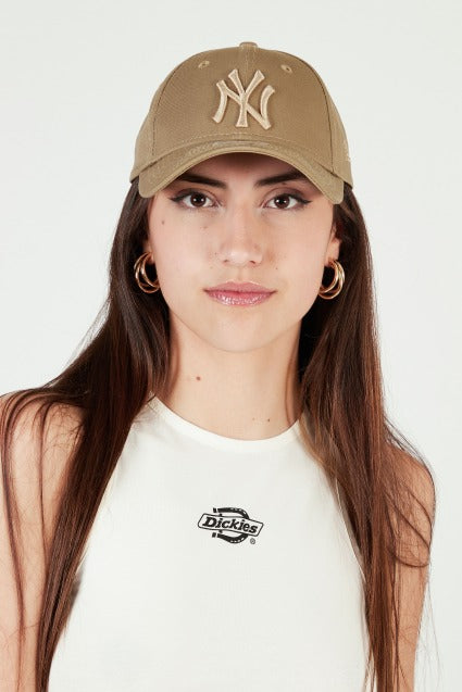 NEW ERA WMNS LEAGUE ESS FORTY NEY en color MARRON (5)