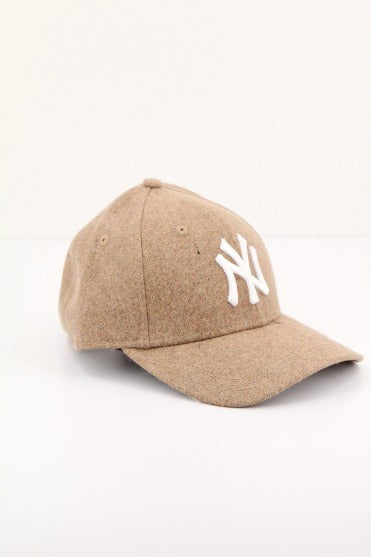 NEW ERA WMNS WOOL FORTY NEYYAN en color MARRON (2)