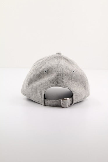 NEW ERA WMNS WOOL FORTY NEYYAN en color GRIS (3)