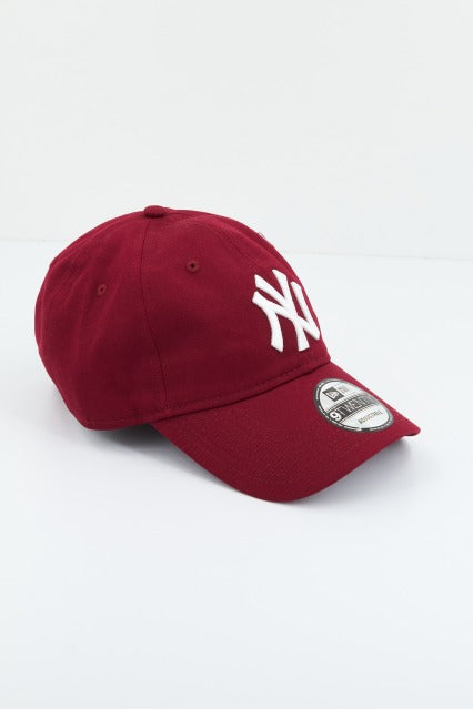 NEW ERA LEAGUE ESS TWENTY NEYYA en color BURDEOS (2)
