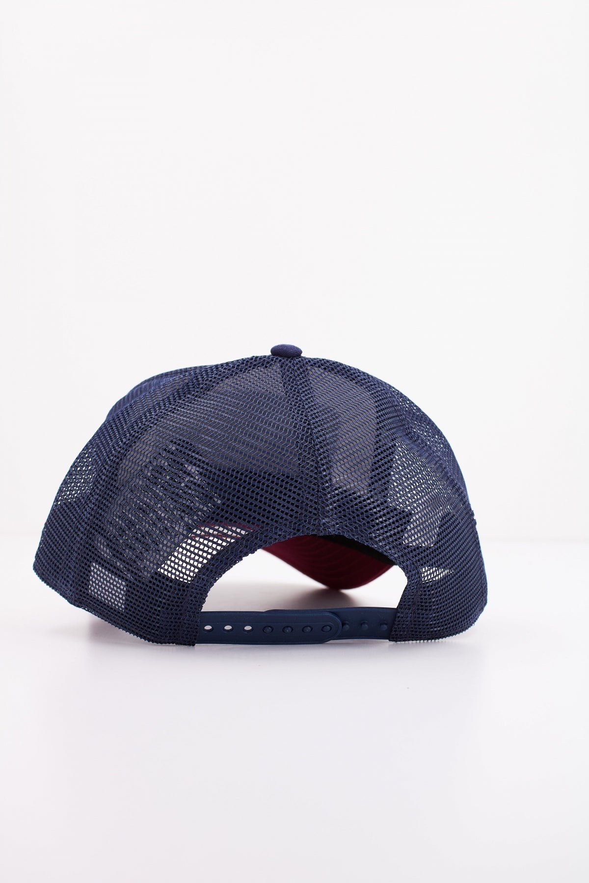 NEW ERA PATCH TRUCKER en color AZUL (3)