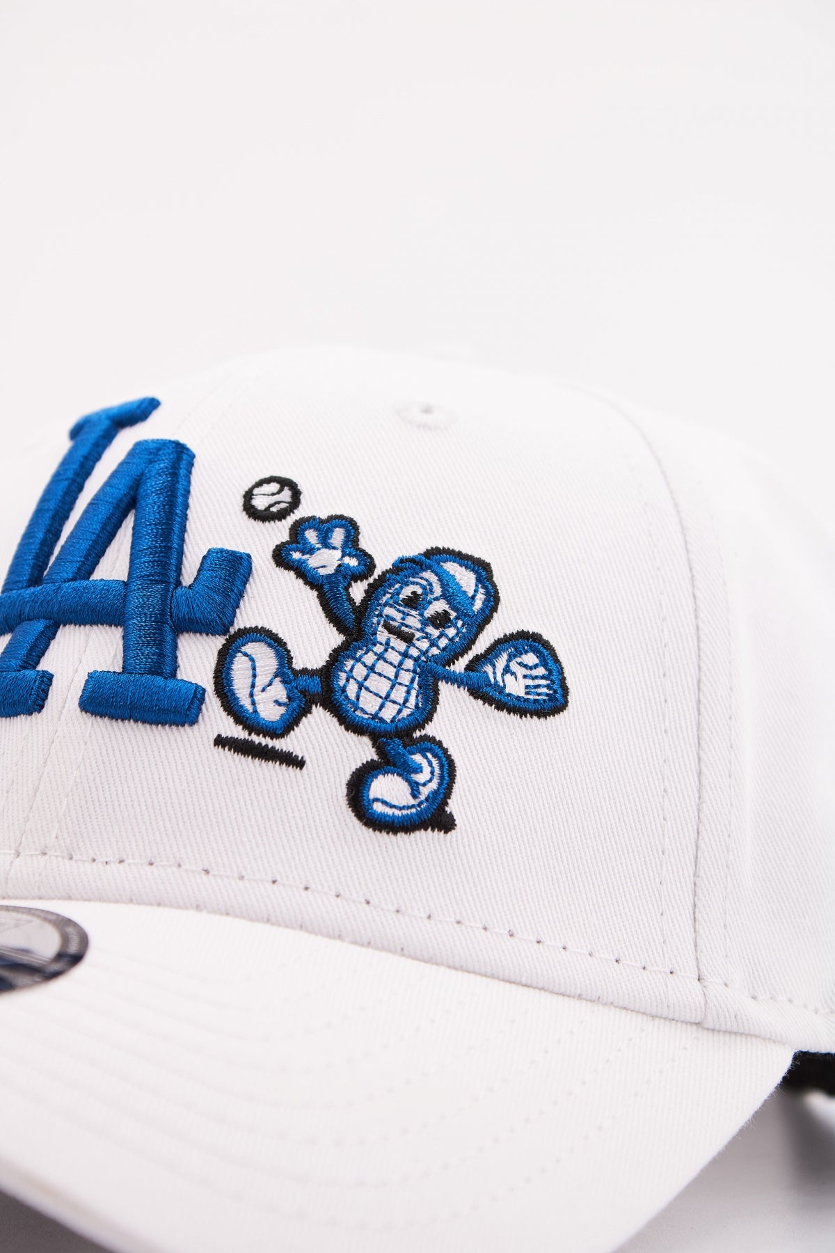 NEW ERA FOOD CHARACTER FORTY en color BLANCO (4)