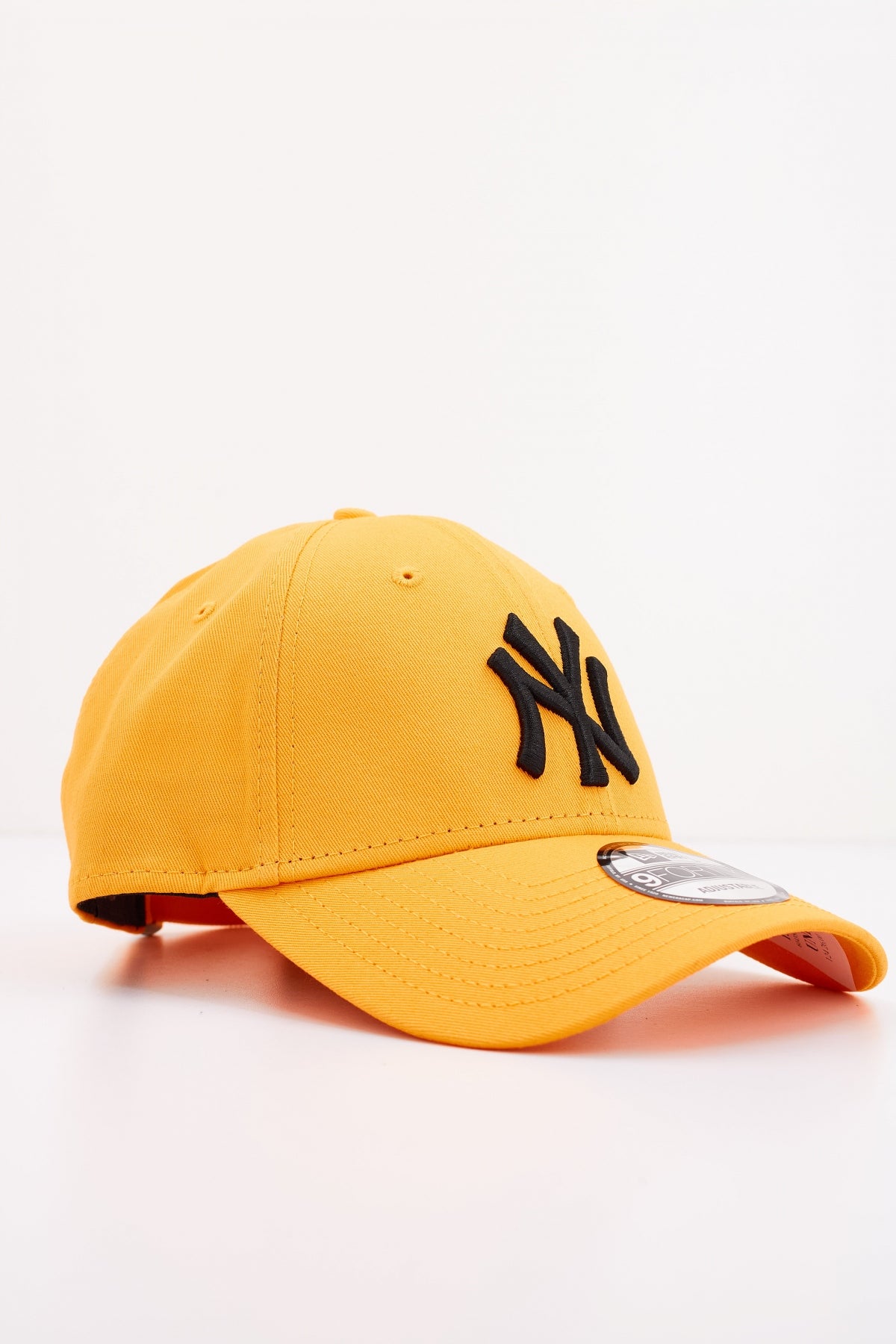 NEW ERA LEAGUE ESSENTIAL FORTY en color NARANJA (2)