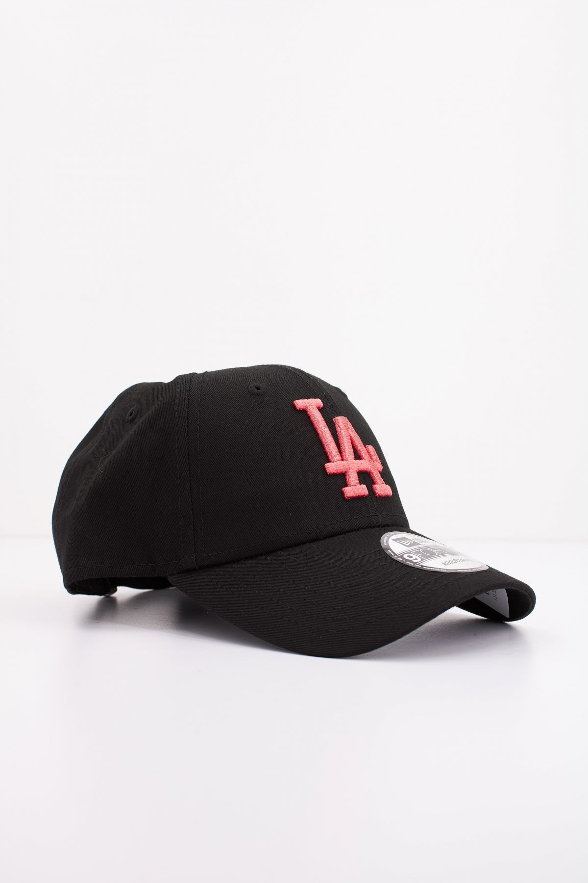 NEW ERA LEAGUE ESSENTIAL FORTY en color NEGRO (2)