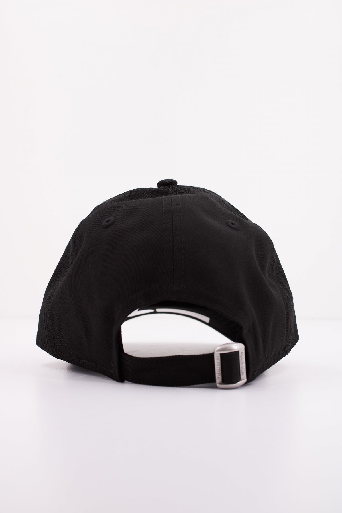 NEW ERA LEAGUE ESSENTIAL FORTY en color NEGRO (3)