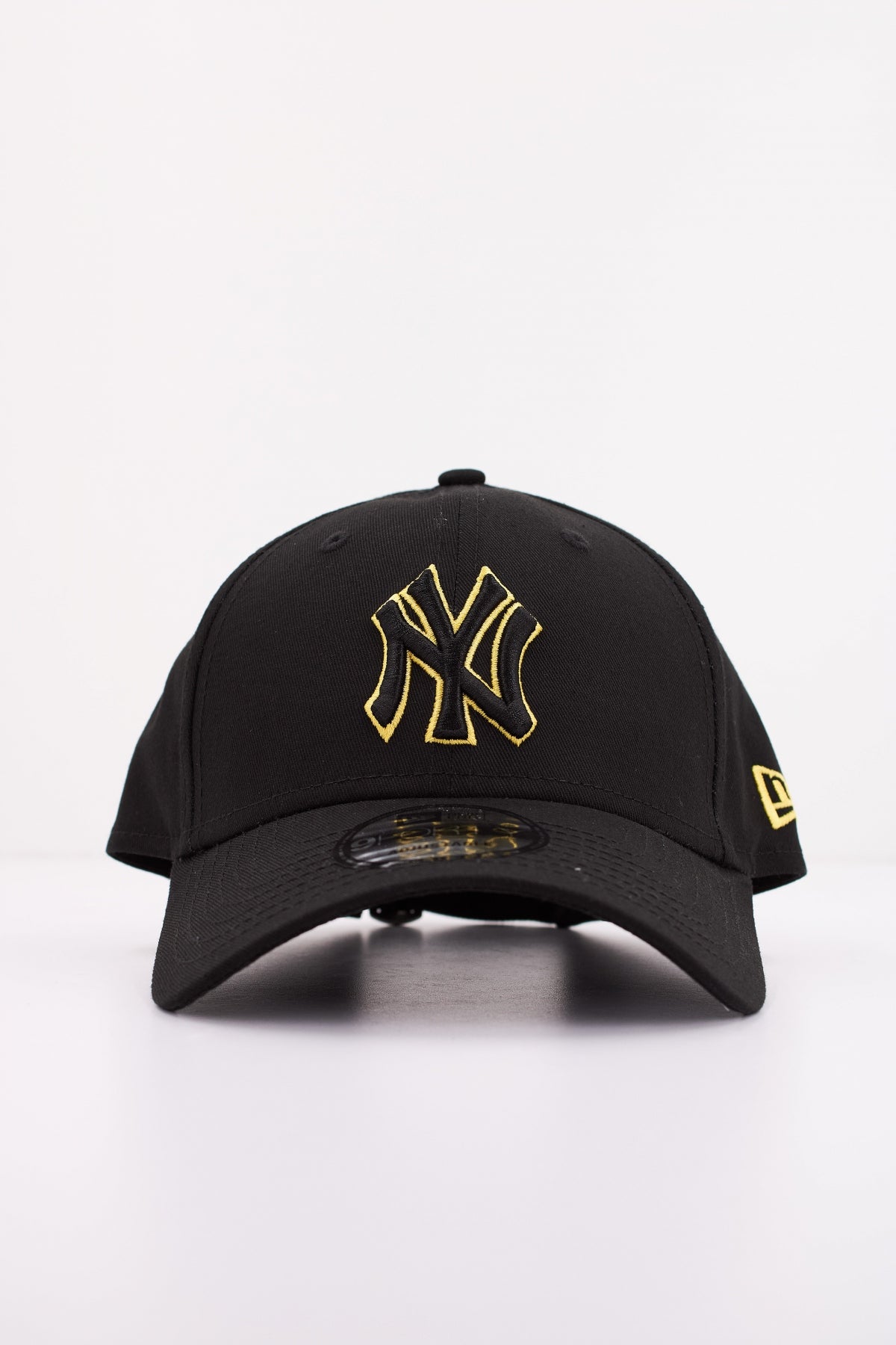 NEW ERA TEAM OUTLINE FORTY en color NEGRO (1)