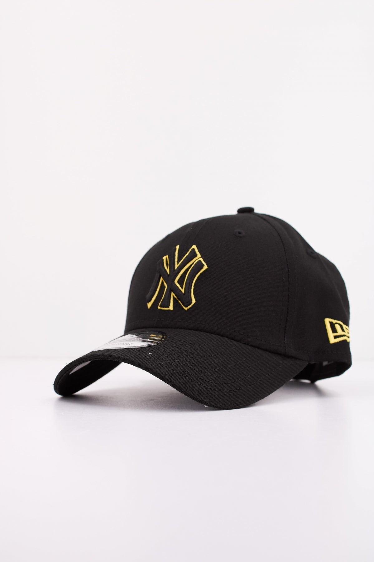 NEW ERA TEAM OUTLINE FORTY en color NEGRO (2)