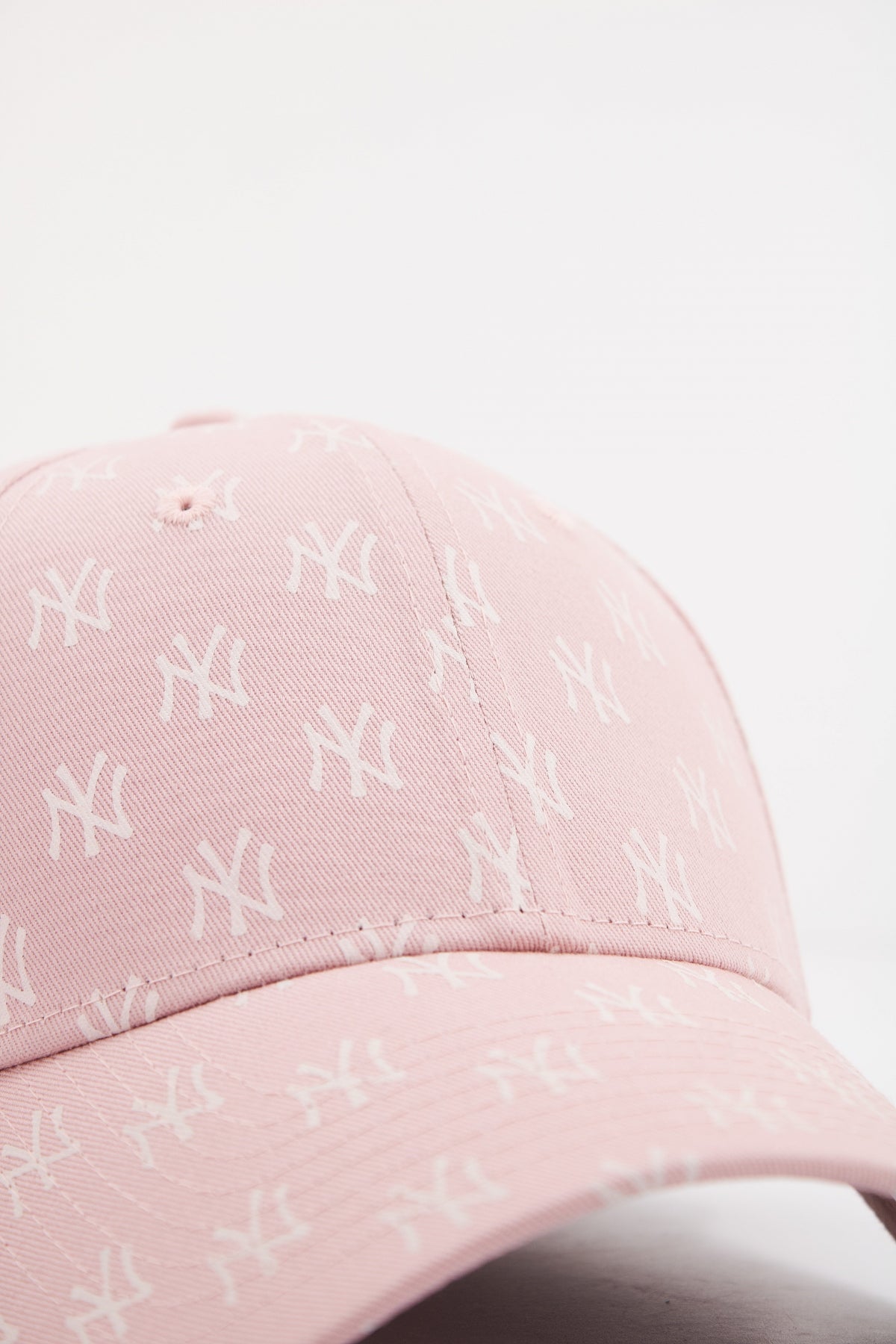 NEW ERA FEMALE MONOGRAM FORTY en color ROSA (4)