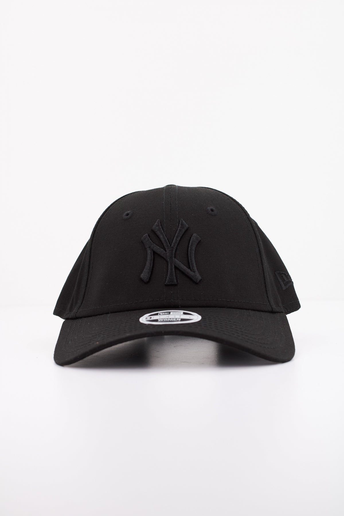 NEW ERA ESSENTIAL WMNS NEYYA en color NEGRO (1)