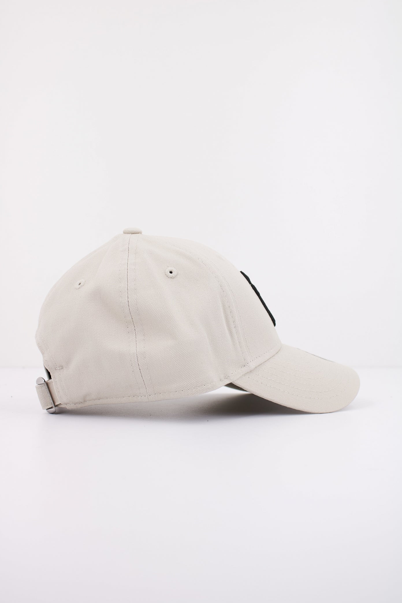NEW ERA LEAGUE ESSENTI YOUTH en color BEIS (2)