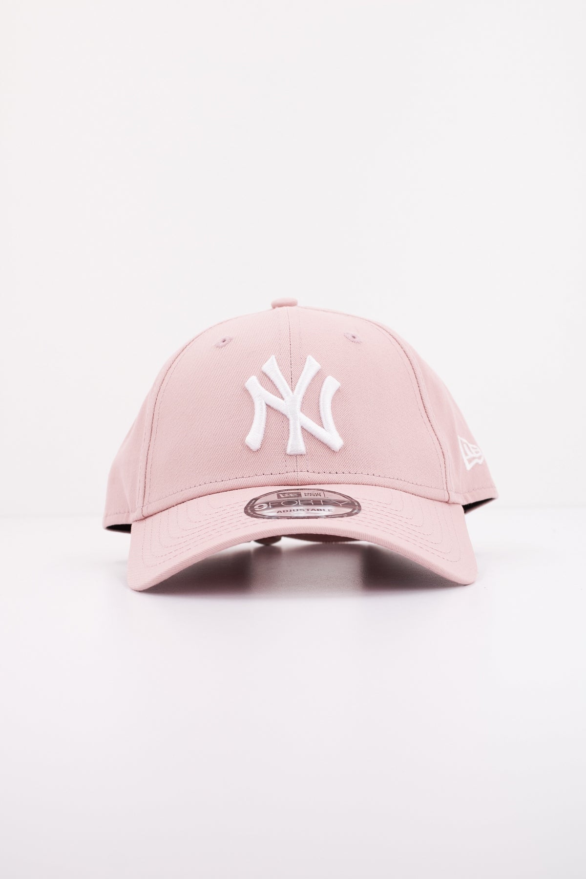 NEW ERA LEAGUE ESSENTIAL FORTY en color ROSA (1)