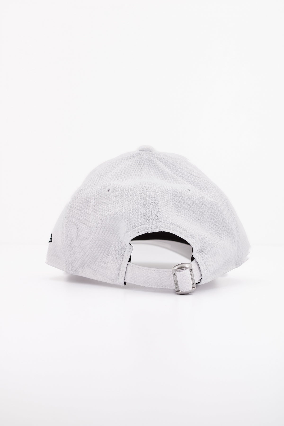 NEW ERA DIAMND ERA ESS en color BLANCO (3)