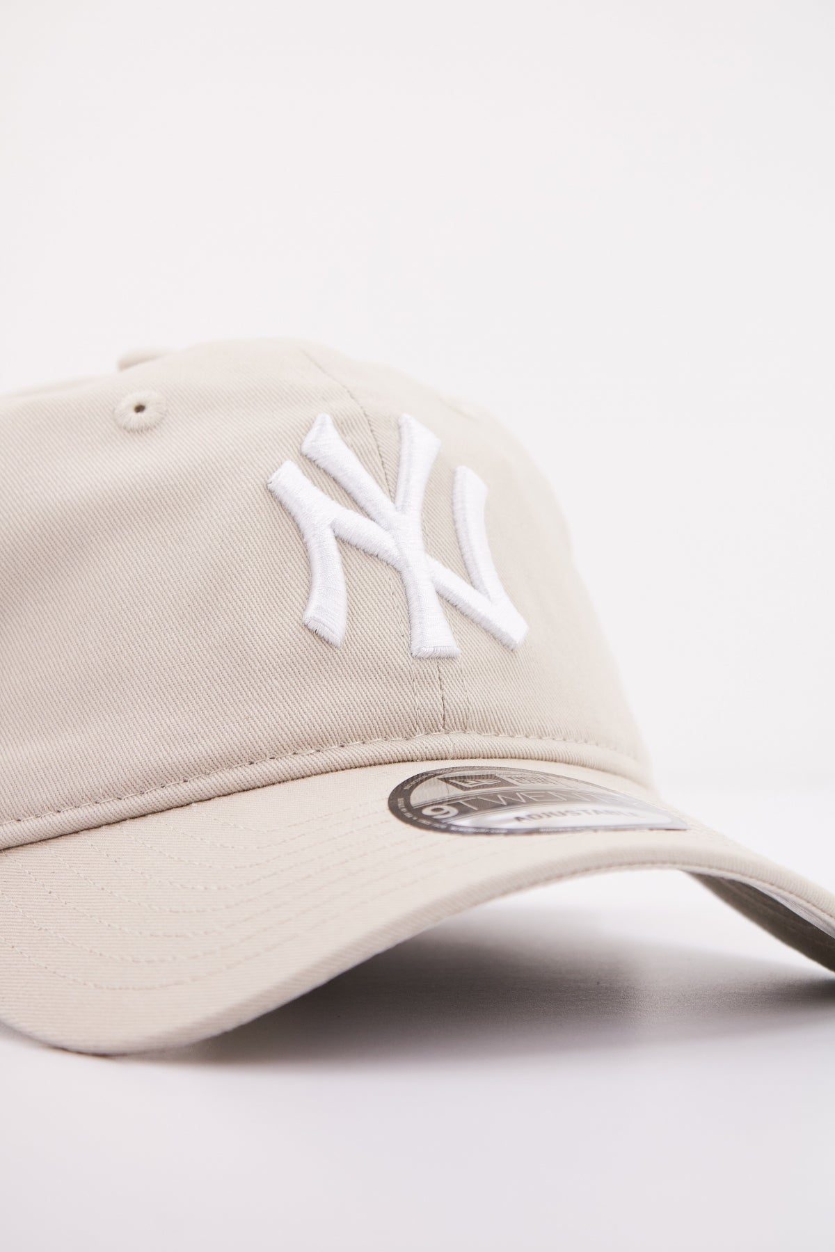 NEW ERA LEAGUE ESS TWENTY en color BEIS (4)