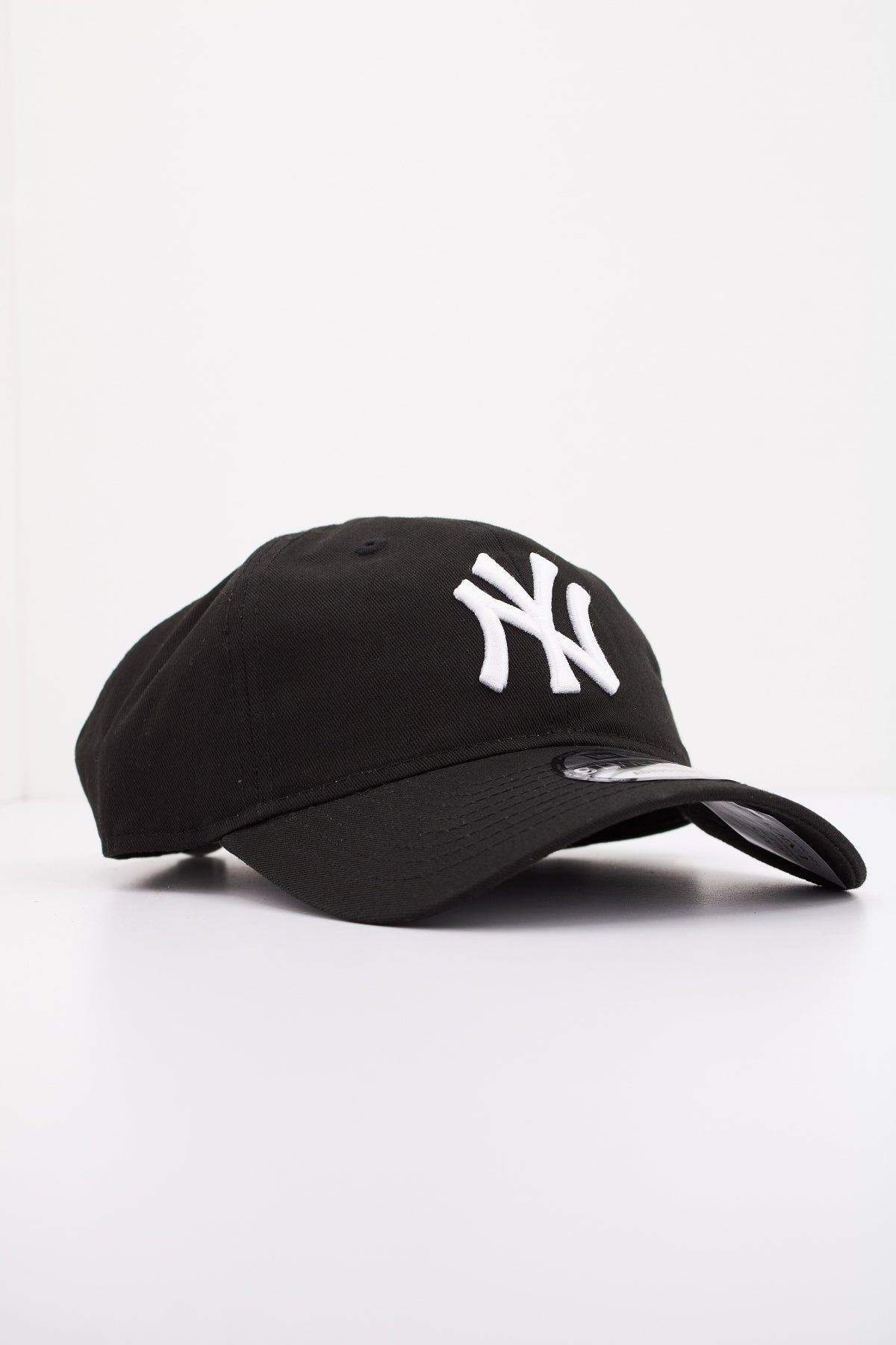 NEW ERA LEAGUE ESS TWENTY en color NEGRO (2)