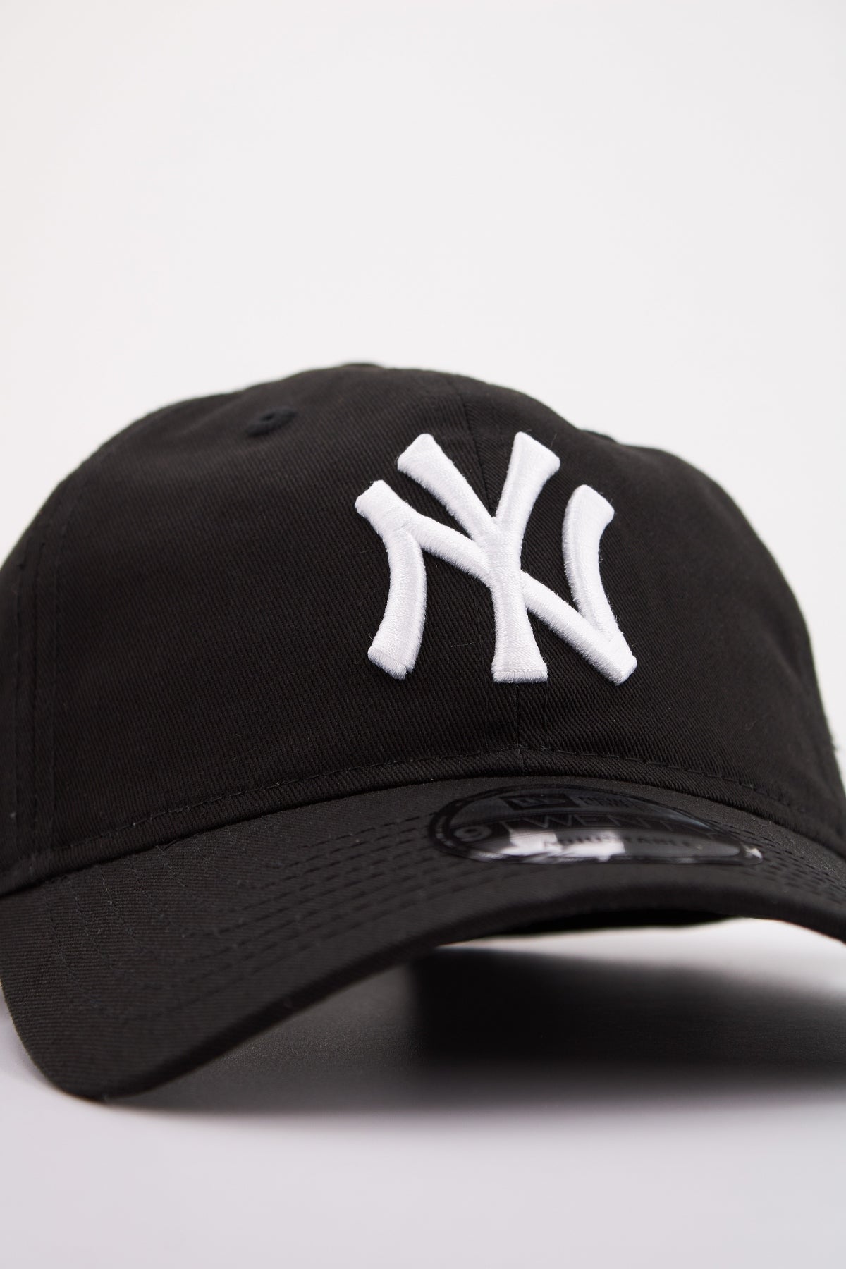NEW ERA LEAGUE ESS TWENTY en color NEGRO (4)