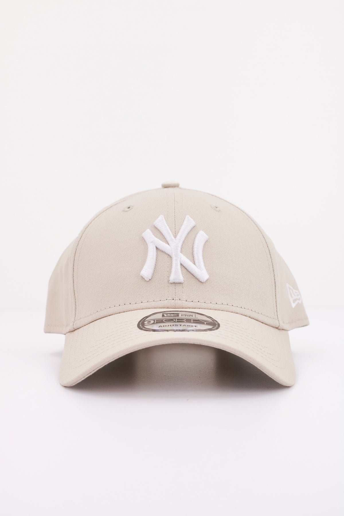 NEW ERA NOS LEAGUE ESS en color BEIS (1)