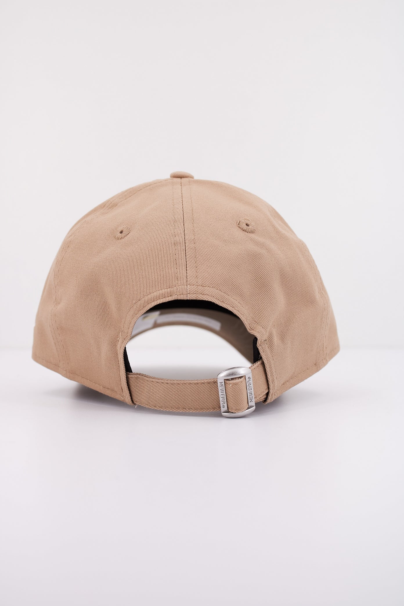 NEW ERA NOS LEAGUE ESS TWE OSFM en color MARRON (3)