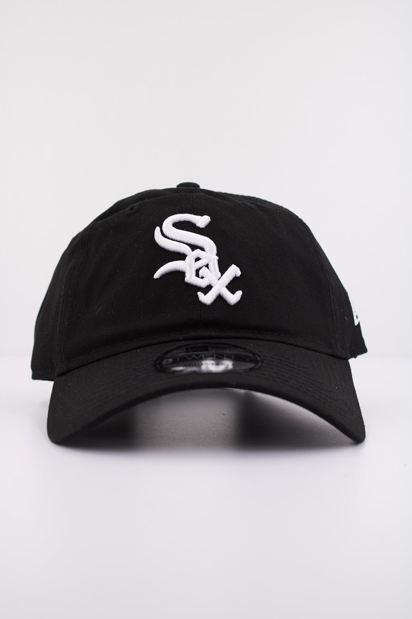NEW ERA LEAGUE ESSENTIAL T OSFM en color NEGRO (1)