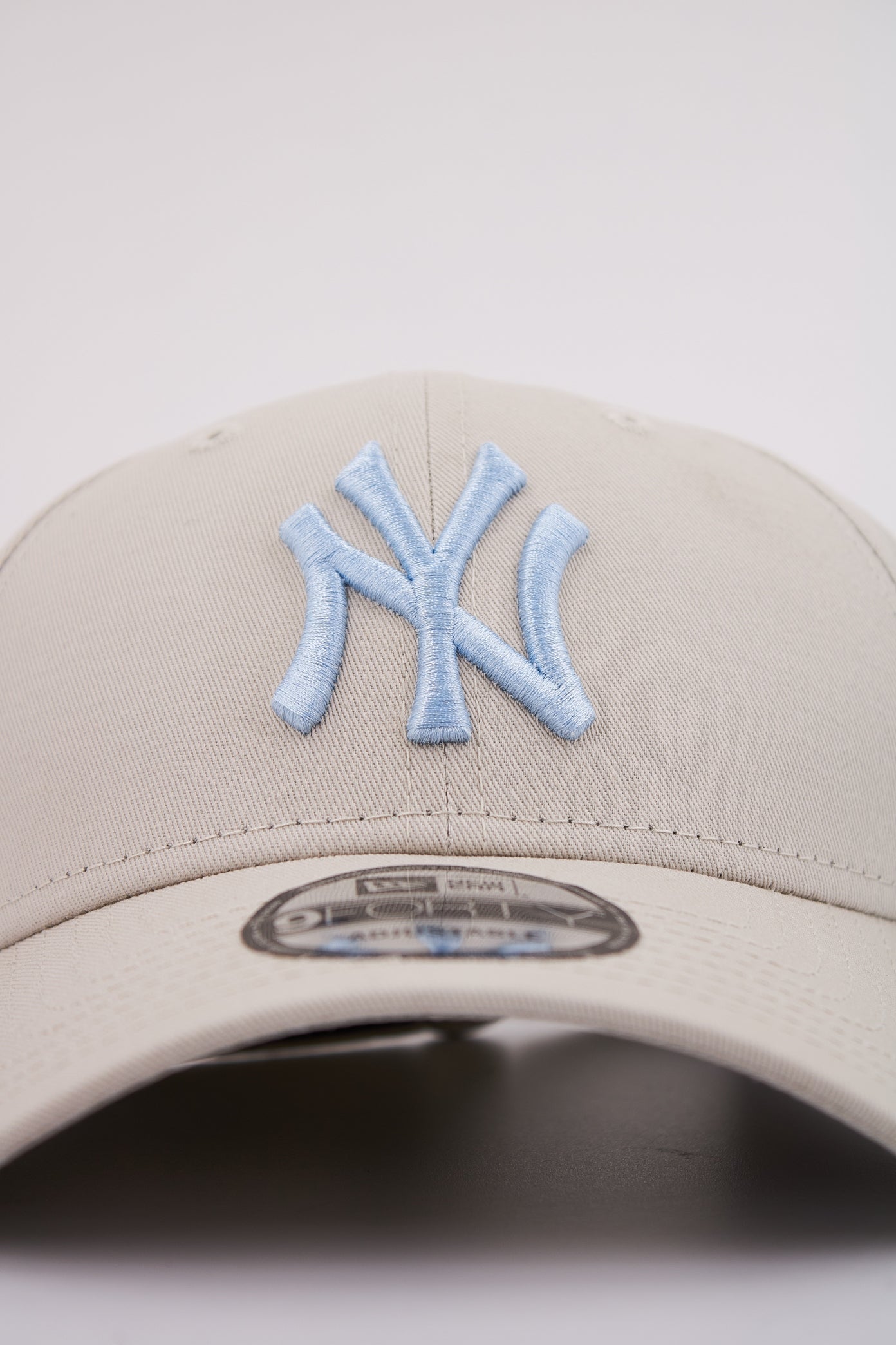 NEW ERA LEAGUE ESS FORTY N OSFM en color BEIS (4)