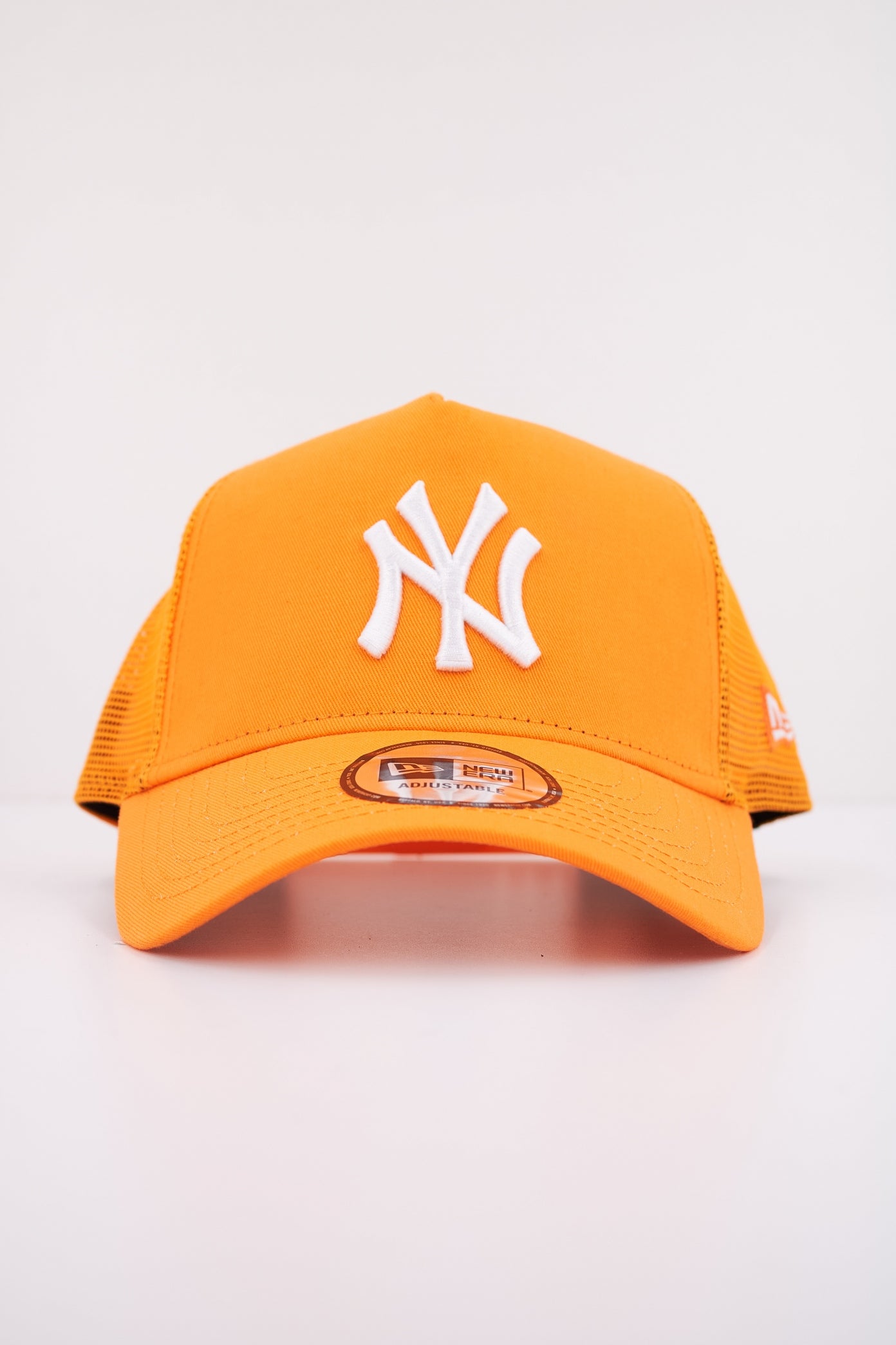 NEW ERA LEAGUE ESS TRUCKER OSFM en color NARANJA (1)