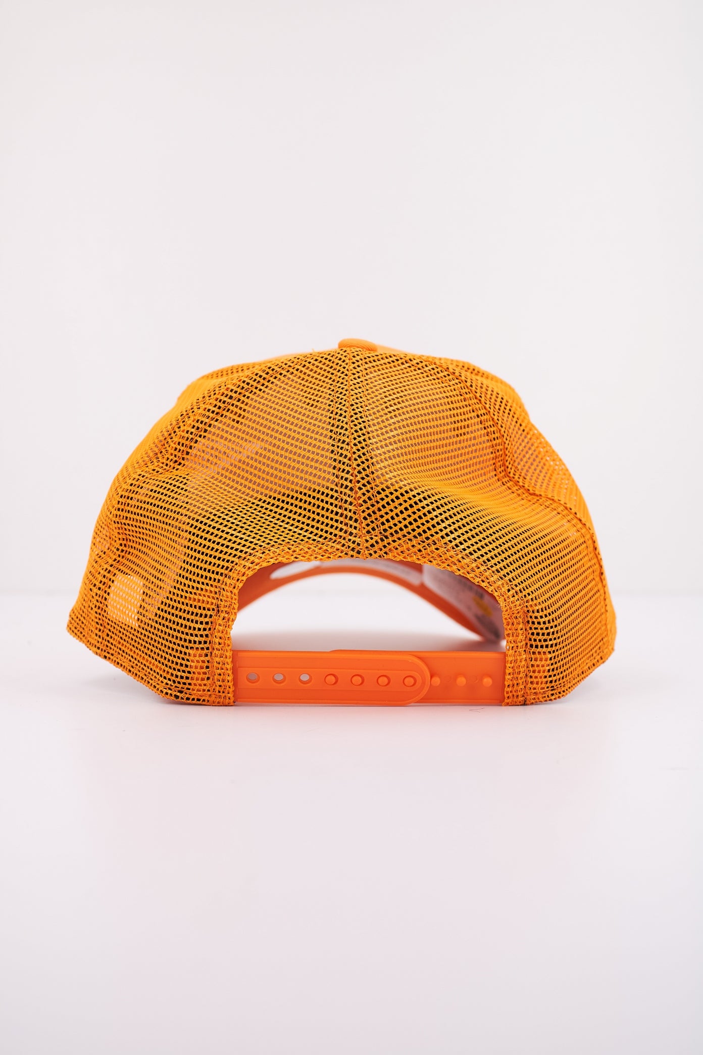 NEW ERA LEAGUE ESS TRUCKER OSFM en color NARANJA (3)