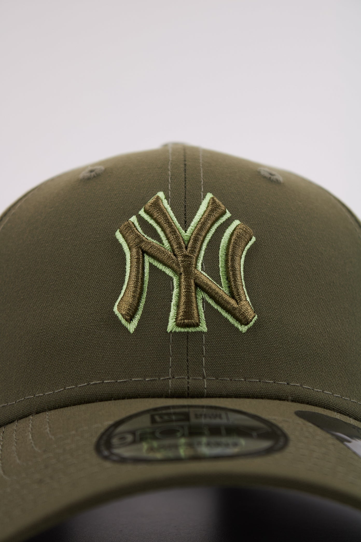 NEW ERA REPREVE OUTLINE FO OSFM en color VERDE (4)