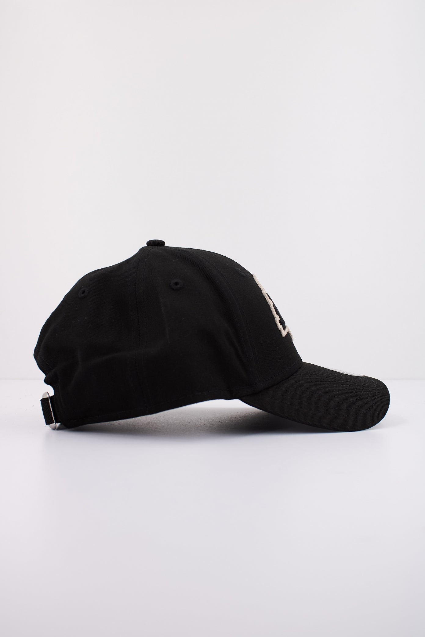 NEW ERA TEAM OUTLINE FORTY OSFM en color NEGRO (2)