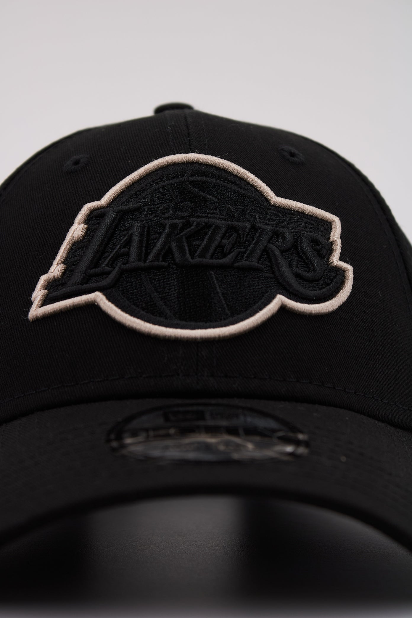 NEW ERA TEAM OUTLINE FORTY OSFM en color NEGRO (4)