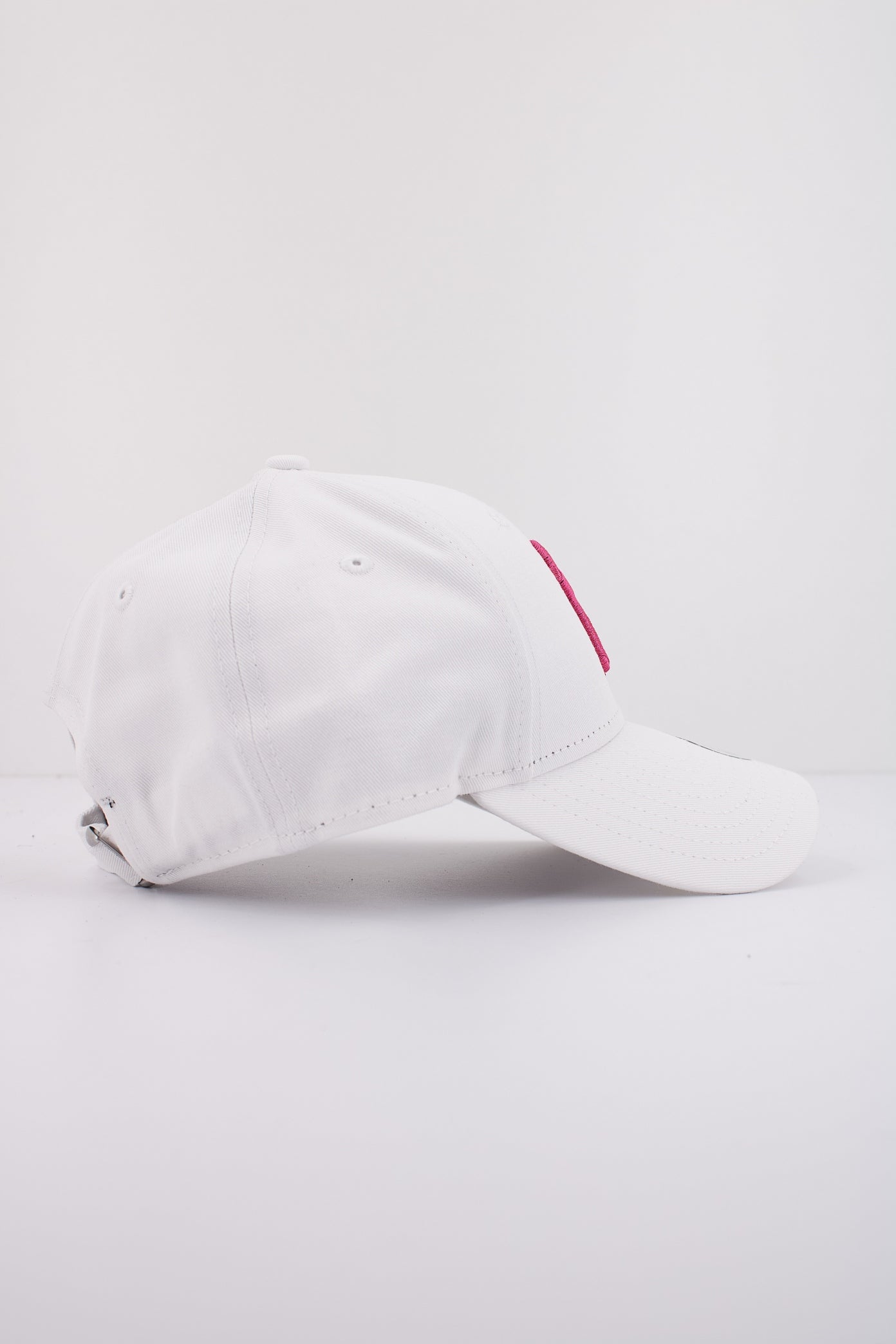NEW ERA LEAGUE ESS FO OSFM en color BLANCO (2)
