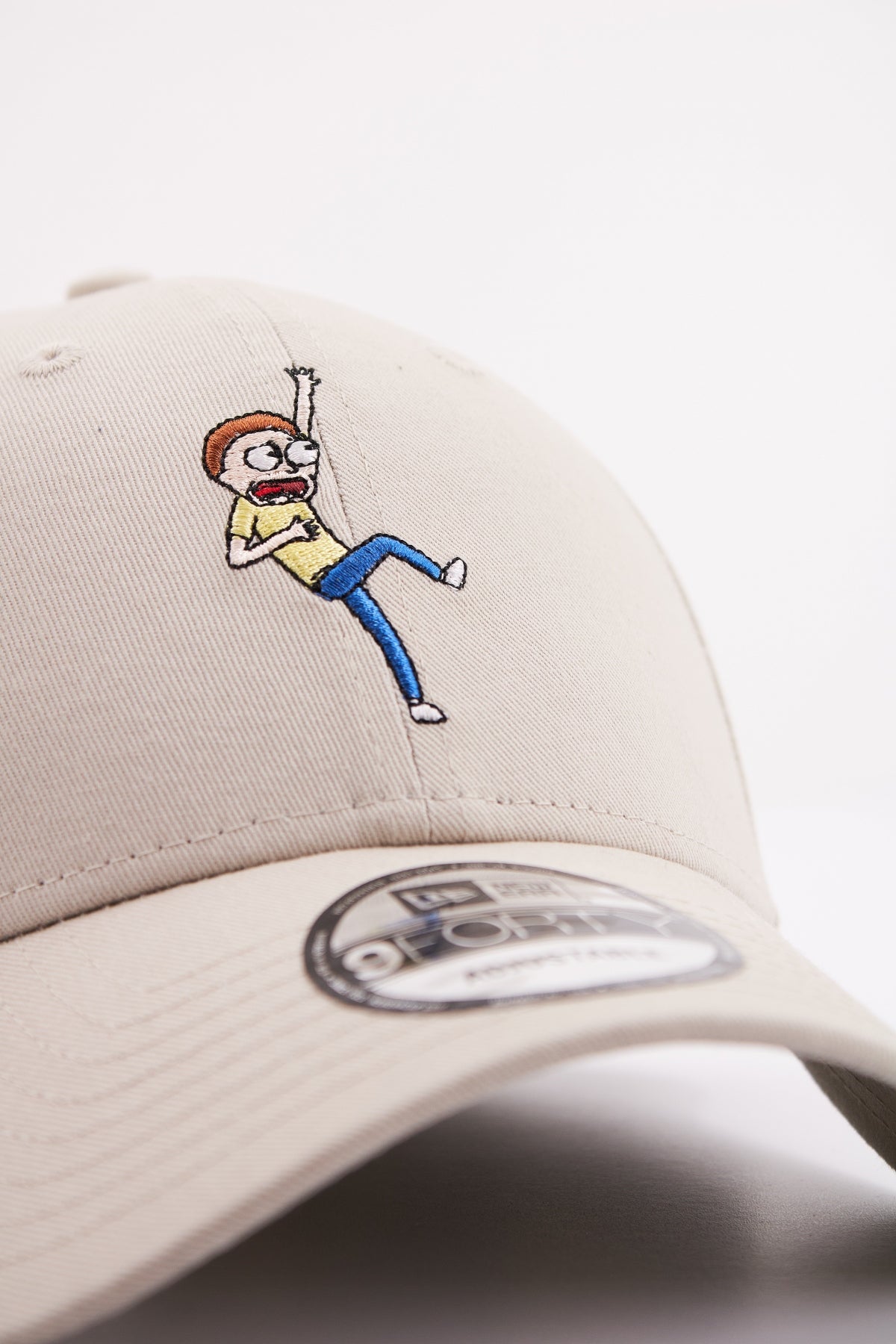 NEW ERA RICK AND MORTY en color BEIS (4)