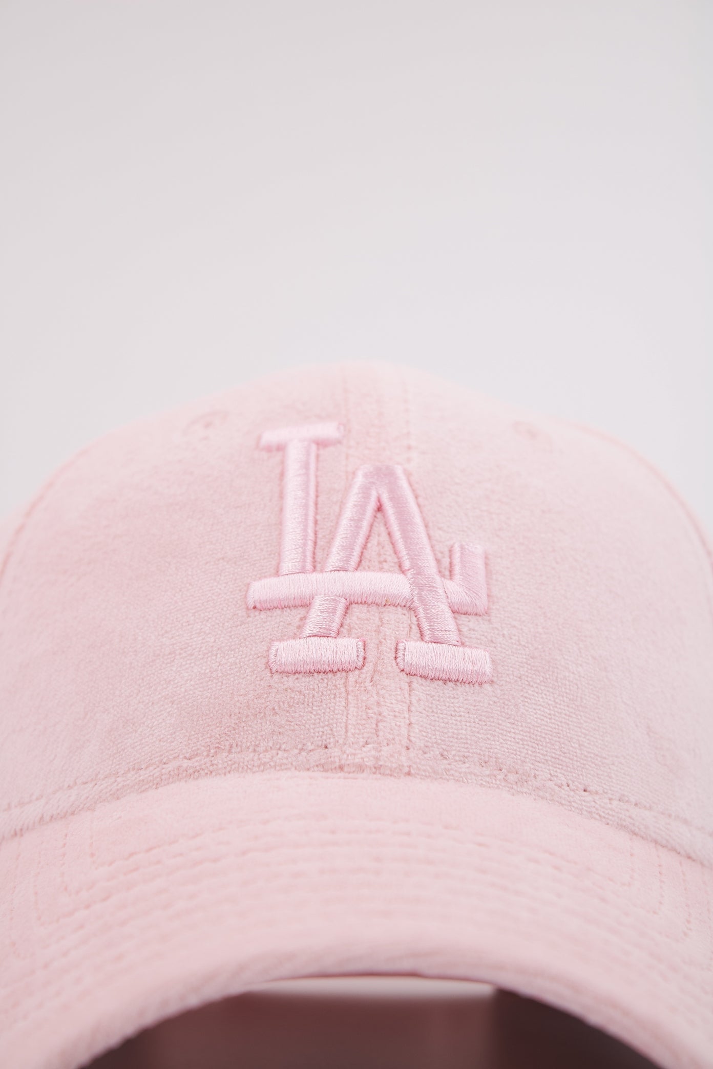 NEW ERA VELOUR FORTY OSFM en color ROSA (4)