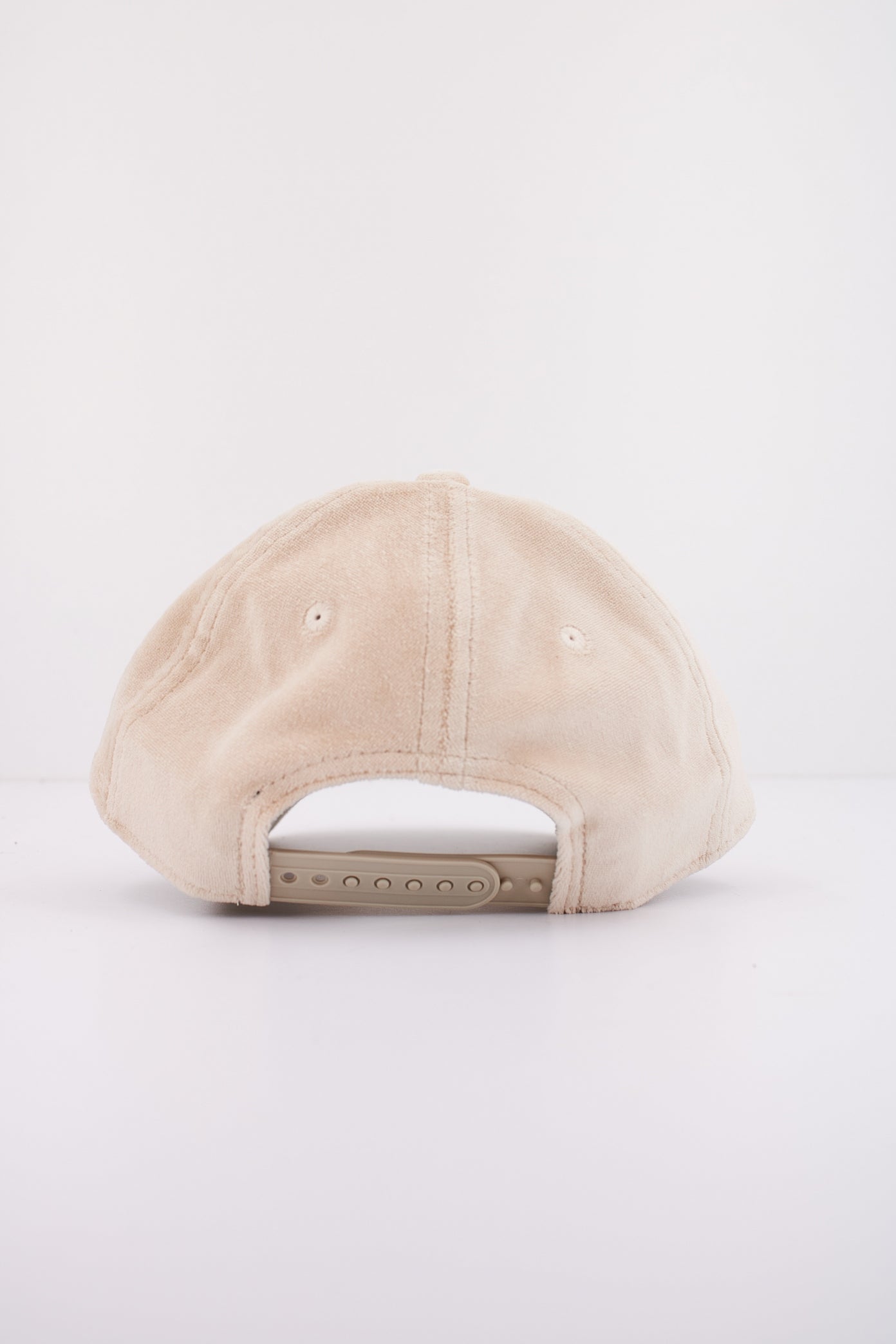 NEW ERA VELOUR FORTY OSFM en color BEIS (3)