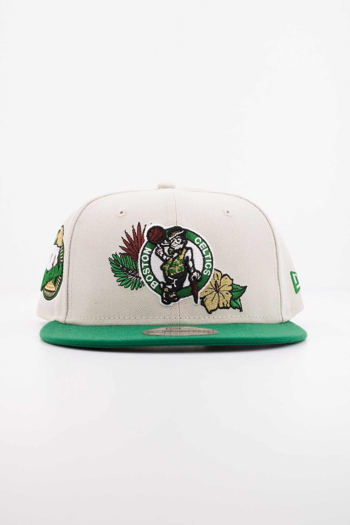 NEW ERA NBA FLORAL FIFTY BOSCEL en color BEIS (1)