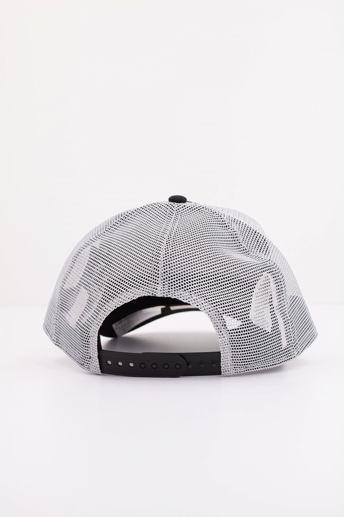 NEW ERA TRUCKER NEW OSFM en color NEGRO (3)