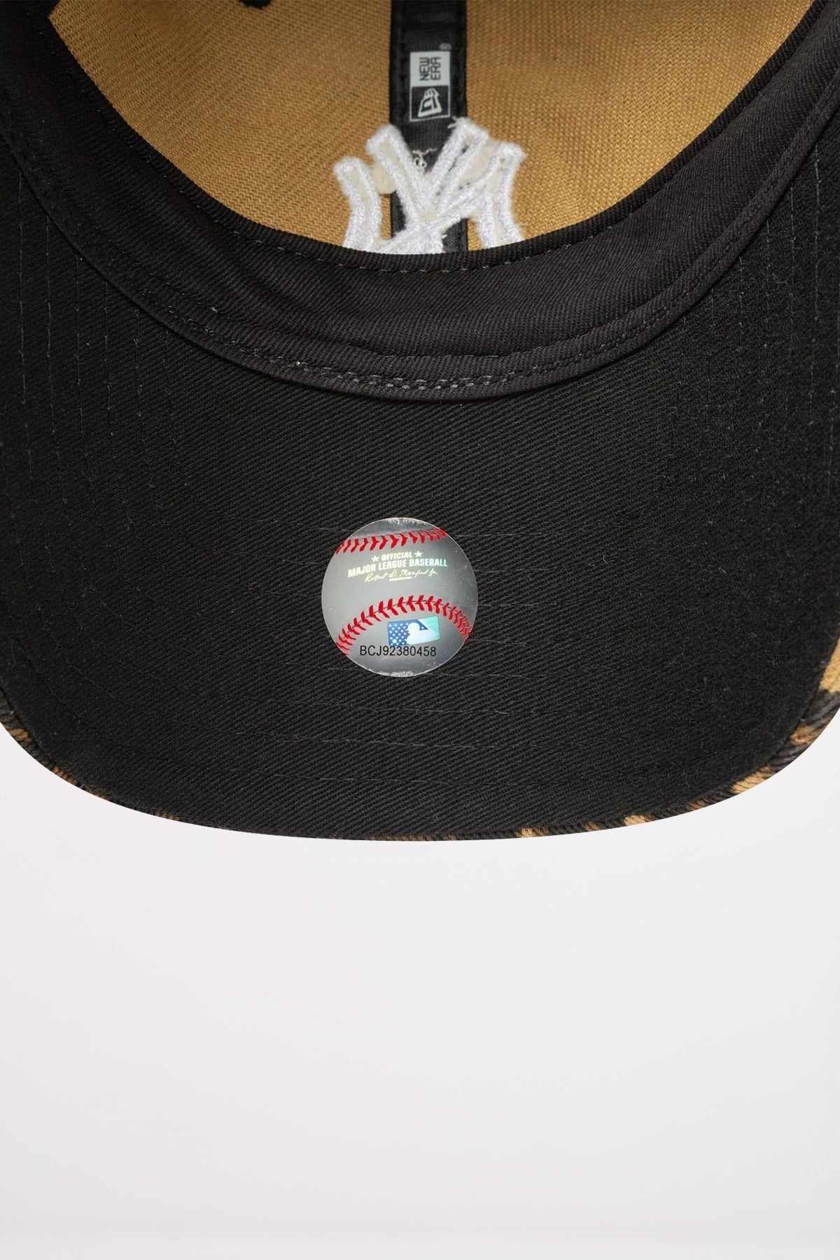 NEW ERA FEMALE OUTLINE LEOPARD en color ANIMAL PRINT (5)