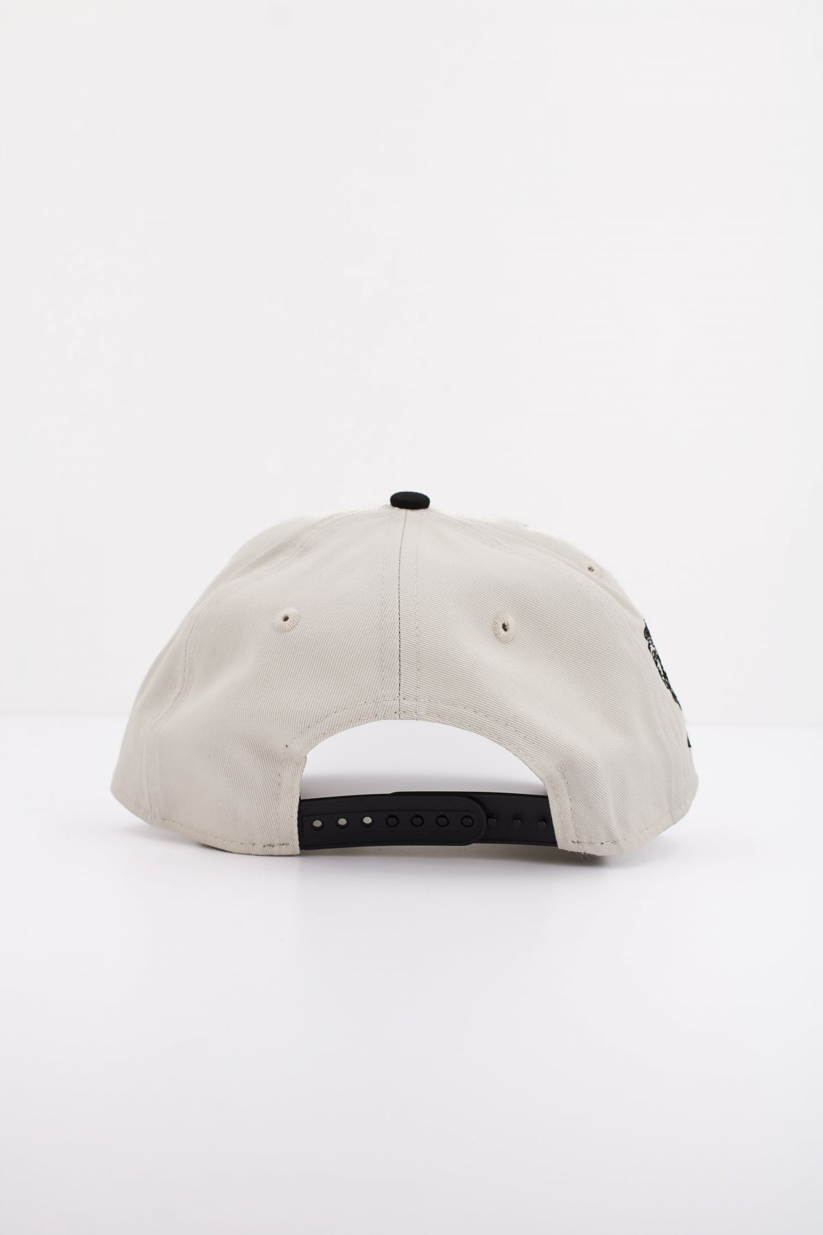 NEW ERA MYTHICAL EFRAME en color BLANCO (4)