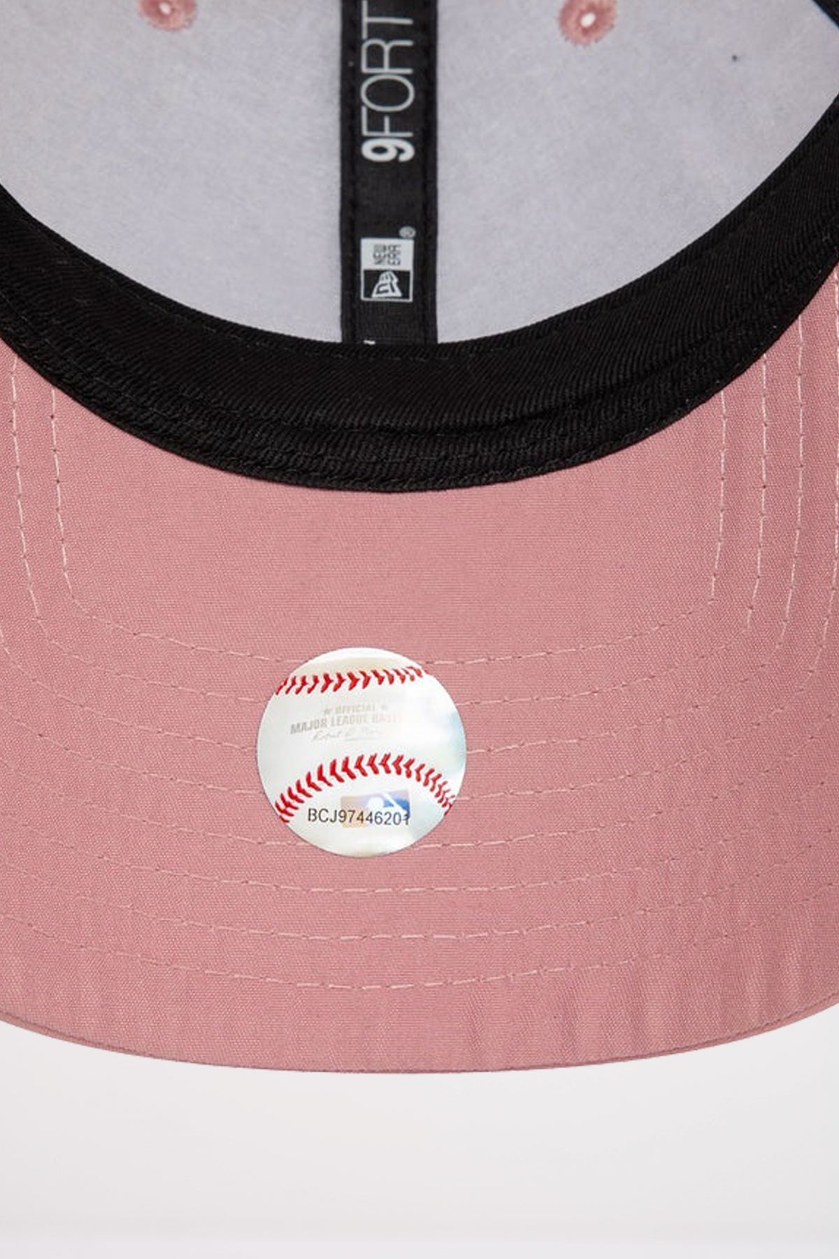 NEW ERA FLAWLESS FORTY NEYYAN en color ROSA (5)