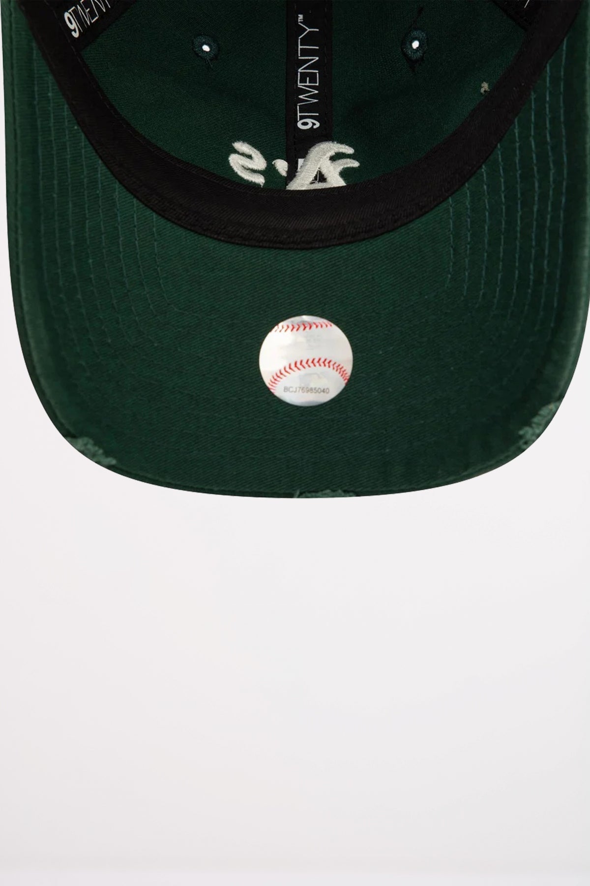 NEW ERA DISTRESSED TWENTY OAKAT en color VERDE (5)
