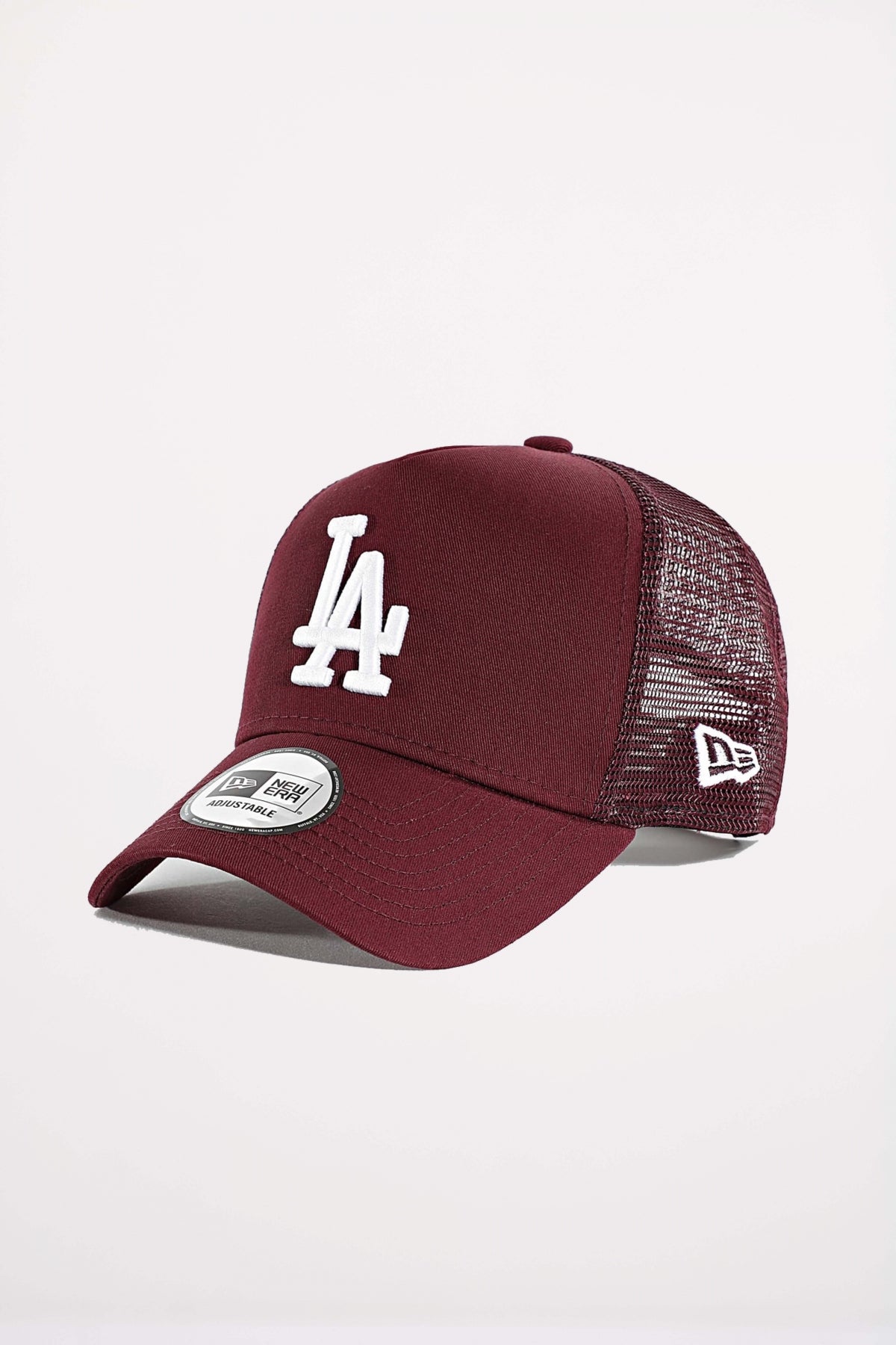 NEW ERA LEAGUE ESS TRUCKER LOSDO en color BURDEOS (1)